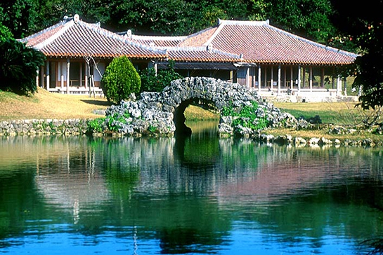 시키나엔 | 주변 관광 | 【공식】호텔 Jal시티 나하 | 오키나와 고쿠사이도리 도로의 시티 리조트